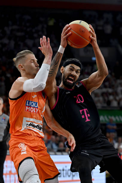 斯特罗对球 斯特罗对球