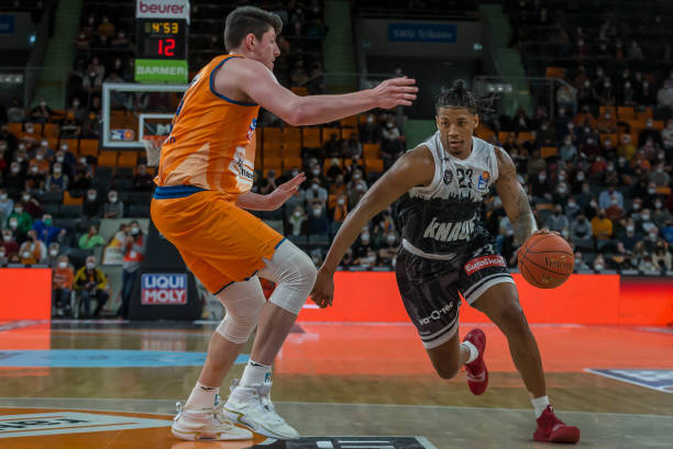 甲锋霸蒂埃 甲锋霸蒂埃